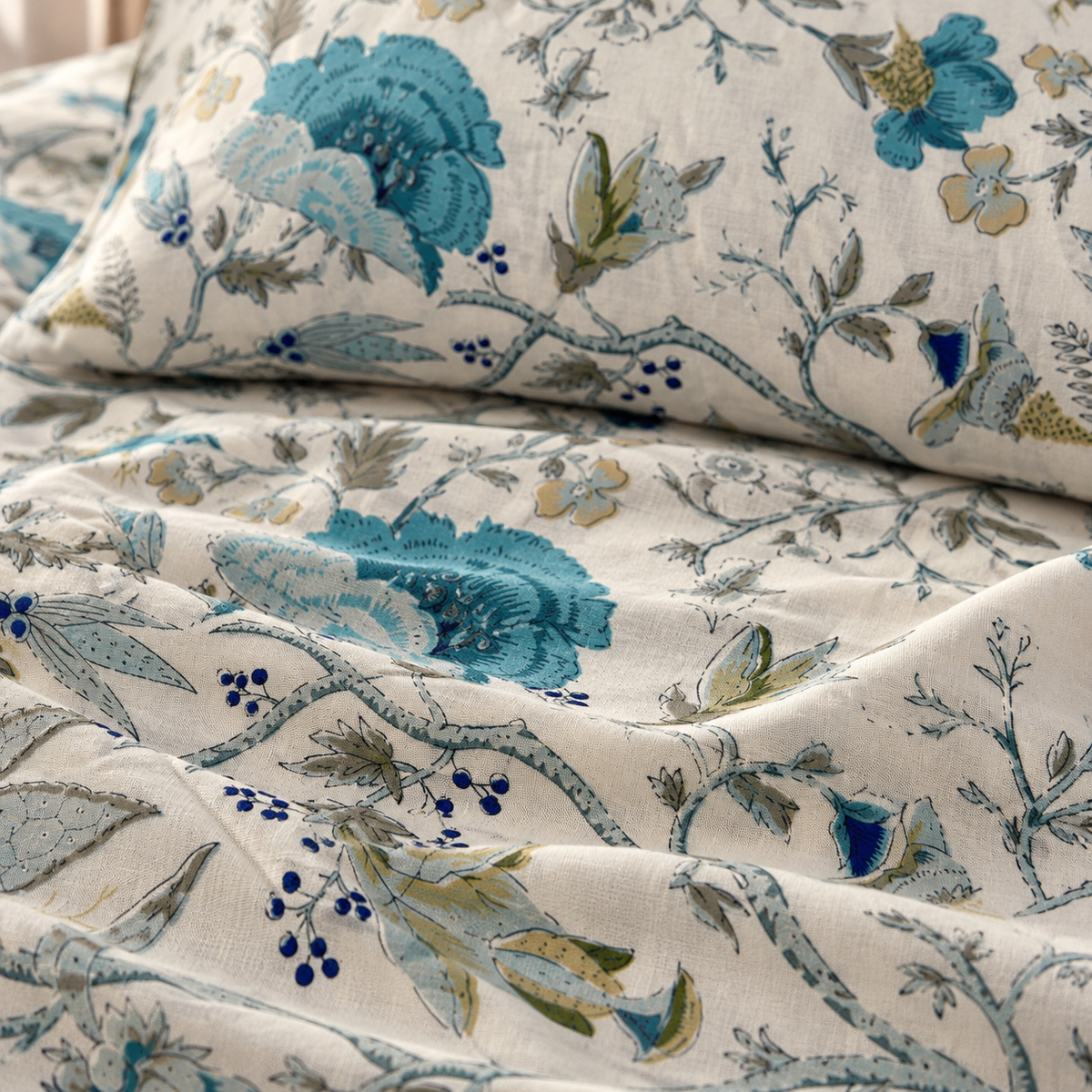 Azure Bloom Premium Fitted Bedsheet – AD117