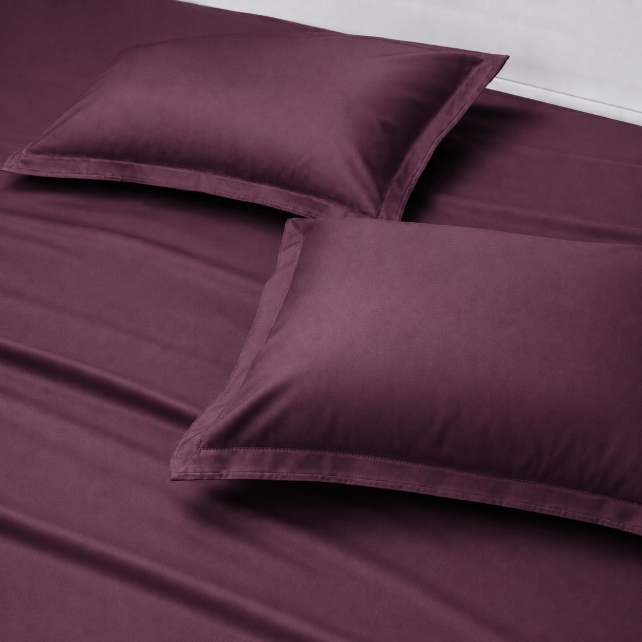 AD22 – Plum Solid 300 TC Double Bedsheet Set