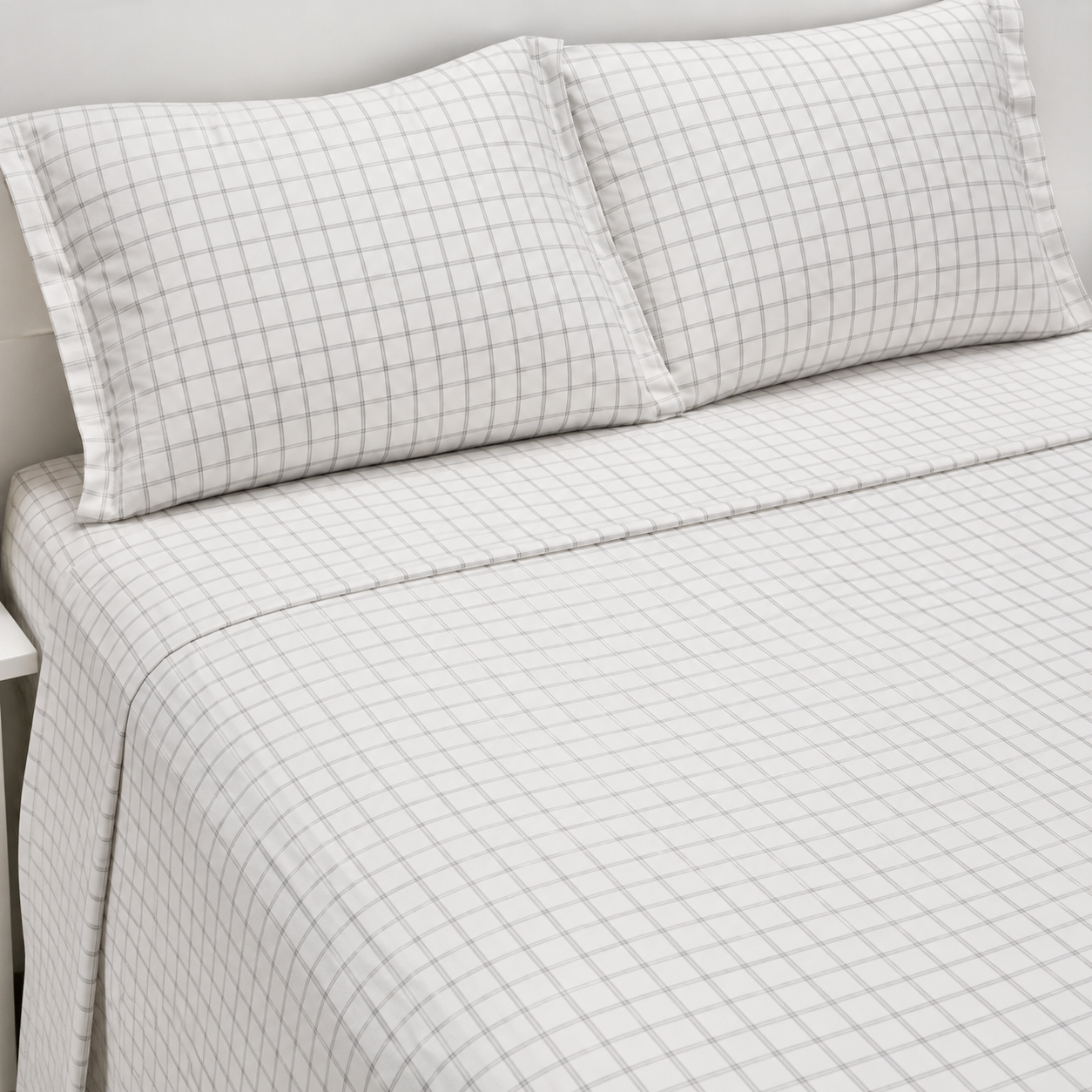 AD24 – Classic Grey Check Pure Cotton Super King Bedsheet Set